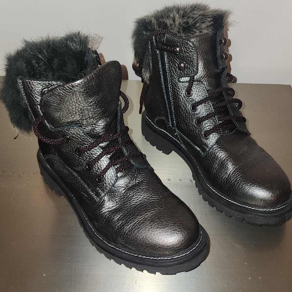Black Leather Fur-Lined Boots/ Digiada Brand.